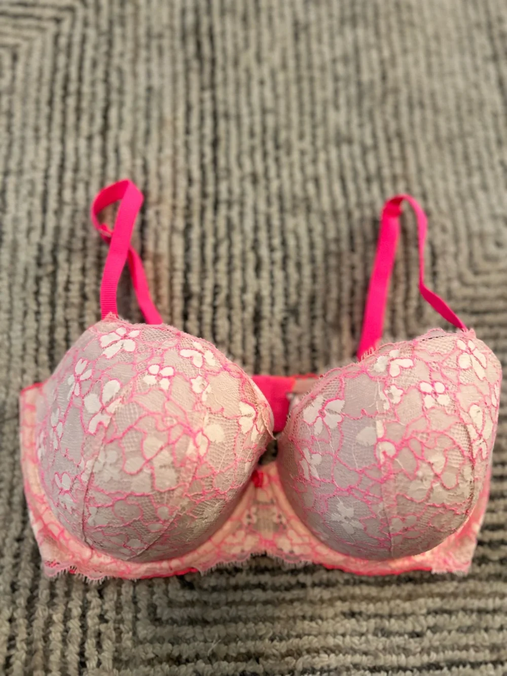 Victoria’s Secret Dream Angels Lace Push-Up Bra Lined Demi Double 32DDD